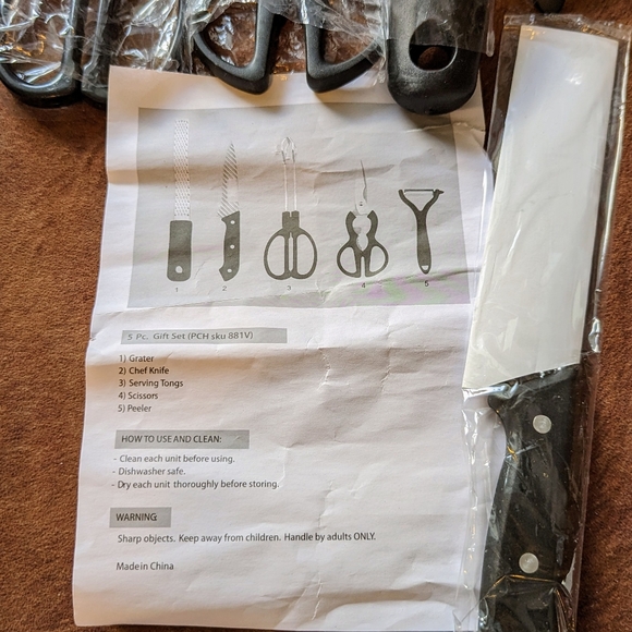 New in Original Package Gold Coast Kitchen 5 Piece Set - Picture 2 of 14